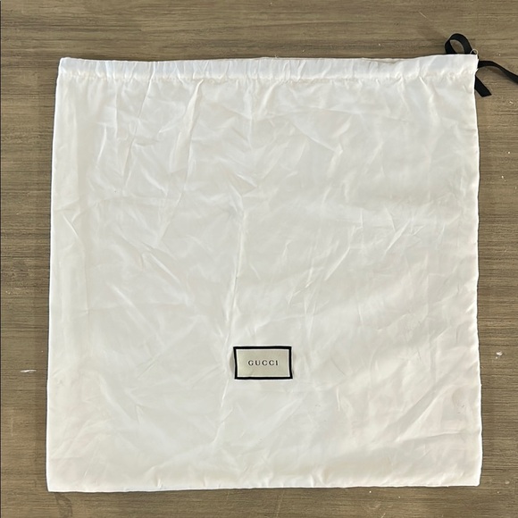 Gucci Ivory Storage Bag - Picture 1 of 3